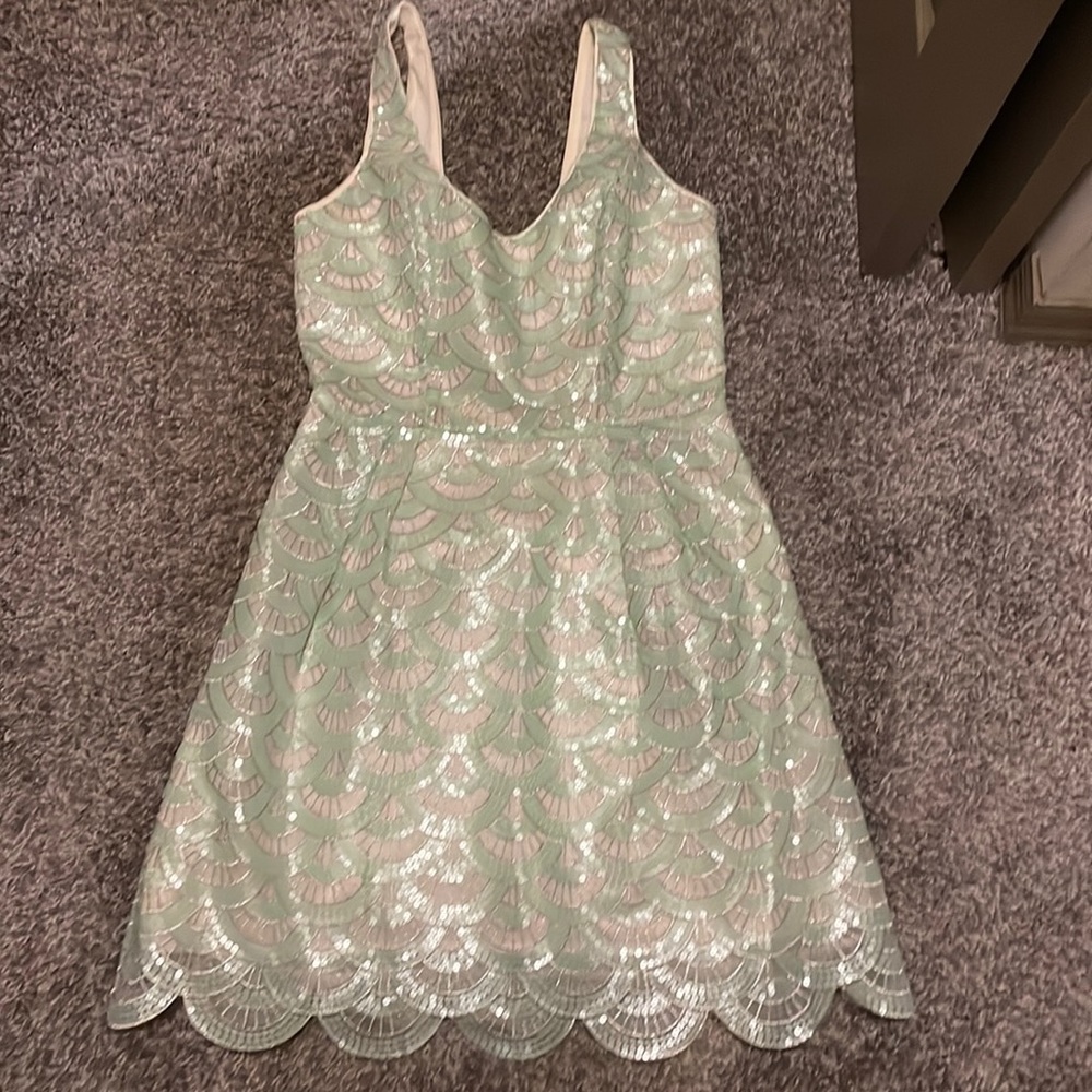 Bebe mint green scalloped dress
